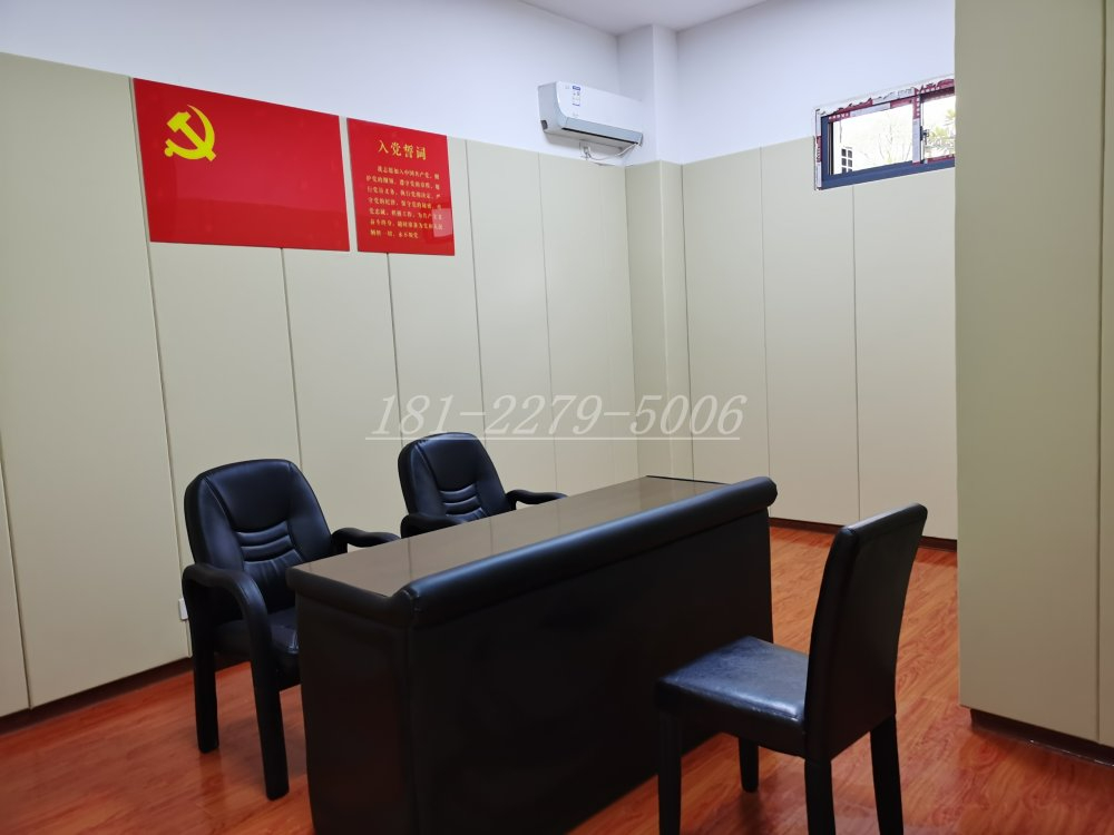 審訊室經過特殊裝修